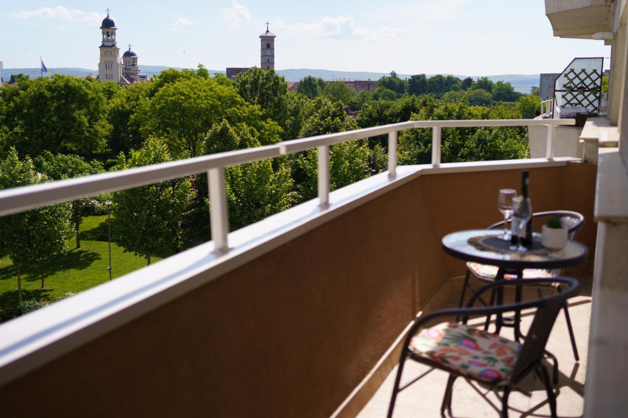 Pasiro Aparthotel Alba Iulia Exterior photo